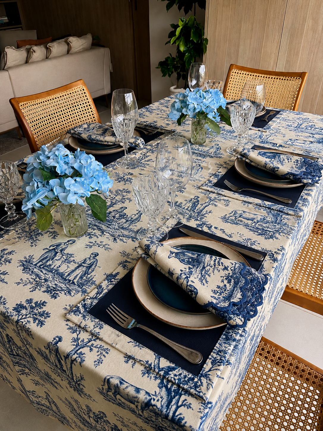 Linen vs Cotton: What Actually Belongs on Your Table