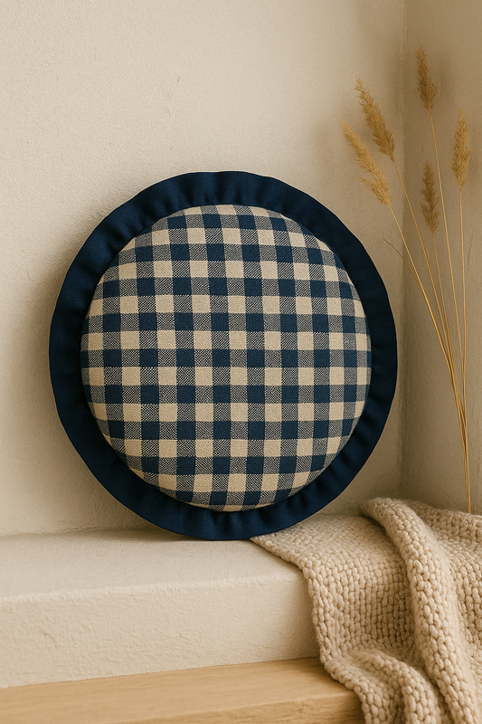 Round Mono Frill Cushion