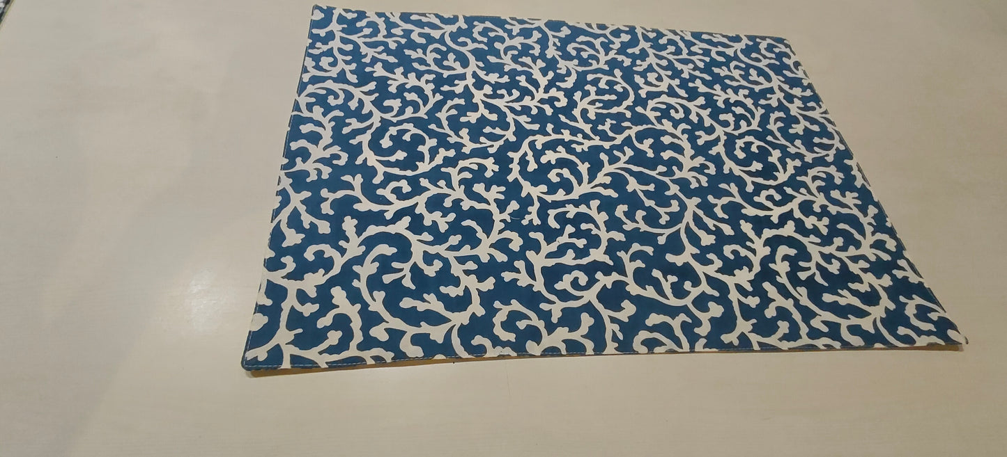 Blue floral print detail on cotton placemat - Viraasa