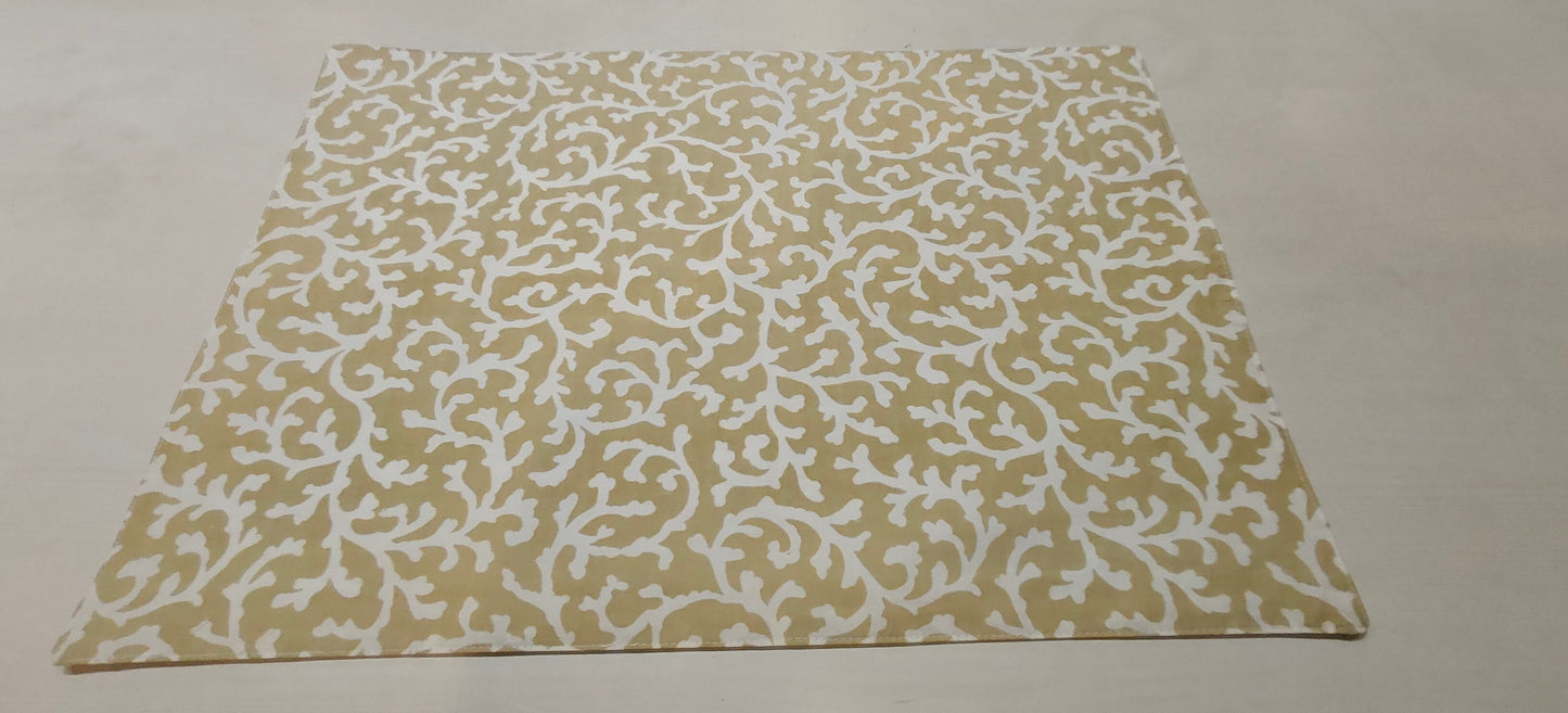 Golden floral print detail on cotton placemat - Viraasa
